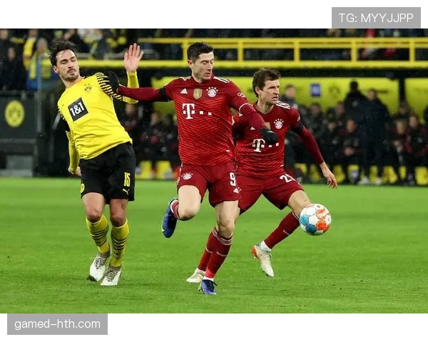 德甲新赛季球员流动盘点:潜力黑马崛起与明星转会引发关注 德甲新赛季球员流动盘点:潜力黑马崛起与明星转会引发关注